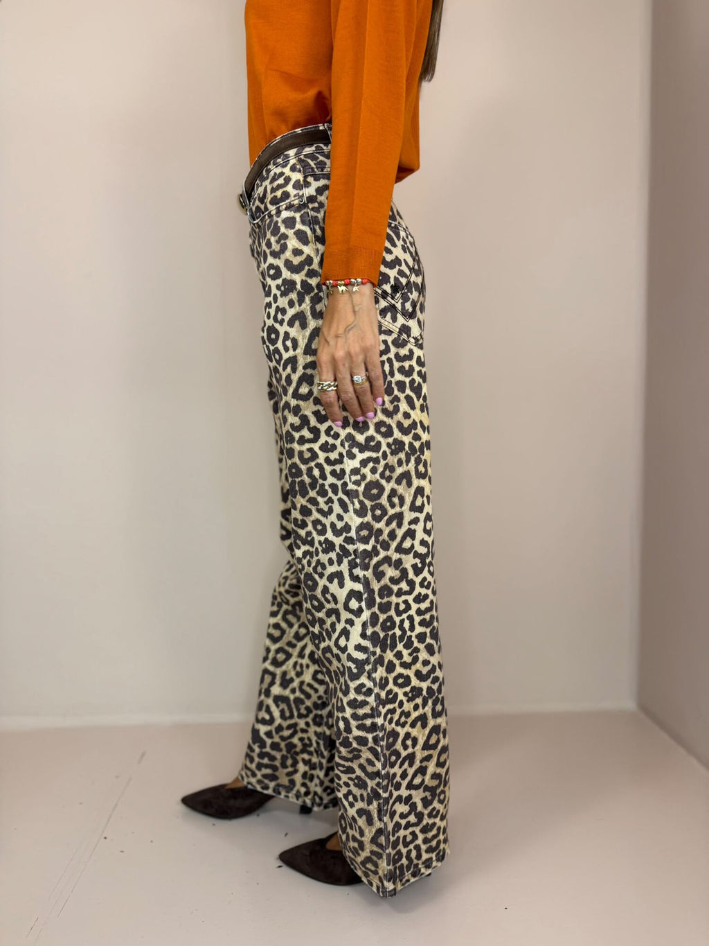 005946.0000._2.jpg
