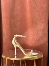 Carica l'immagine nel visualizzatore di Gallery, 003499.1001_1.jpg
